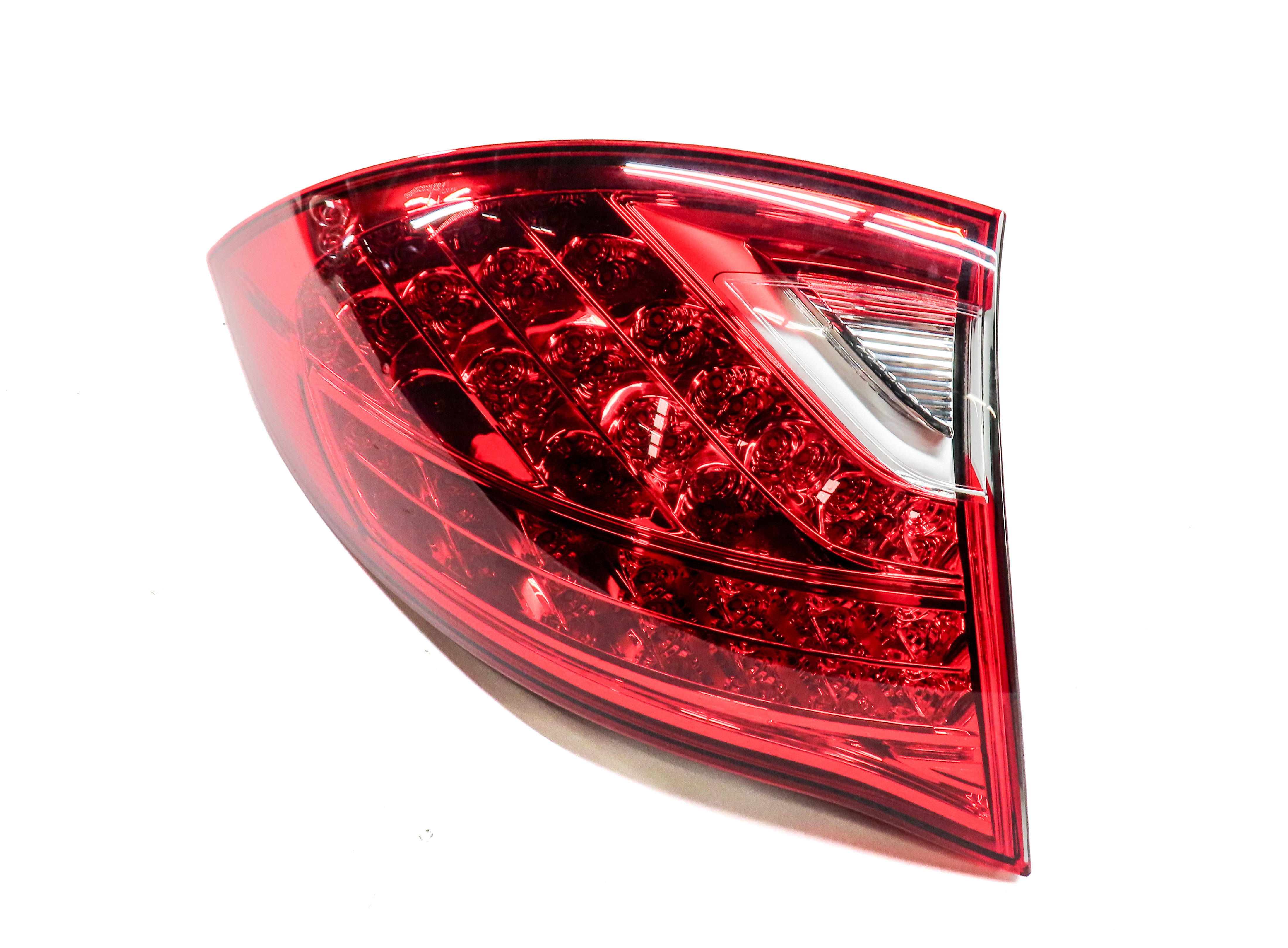 2011-2014 PORSCHE CAYENNE (958) LEFT DRIVER OUTER TAILLIGHT BRAKE LIGHT LAMP — exact item pictured